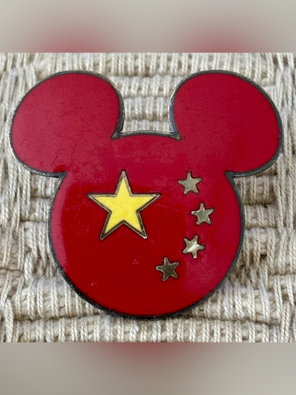 DISNEY 2000 WDW *Original* Epcot World Showcase China Mickey Mouse Icon Pin